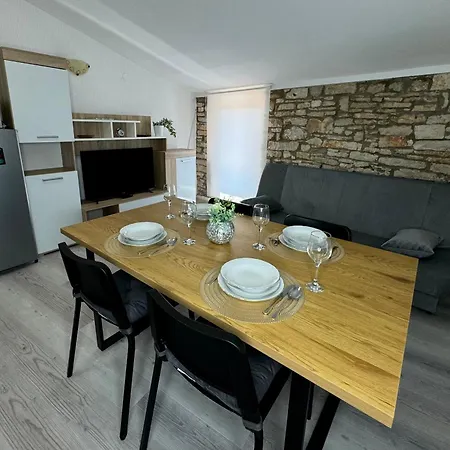 Moris Apartment *